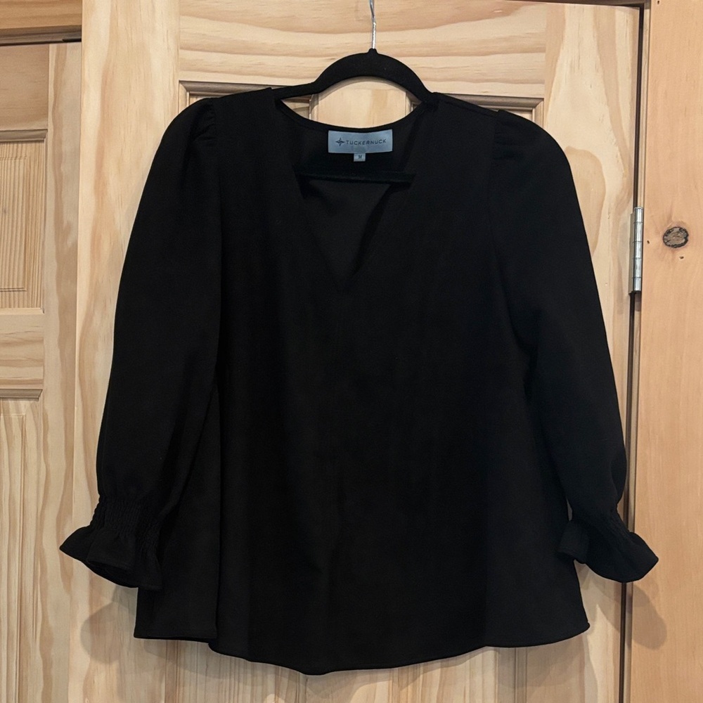Tuckernuck Black Suede V-Neck Puff Sleeve Blouse Size medium - Picture 5 of 6